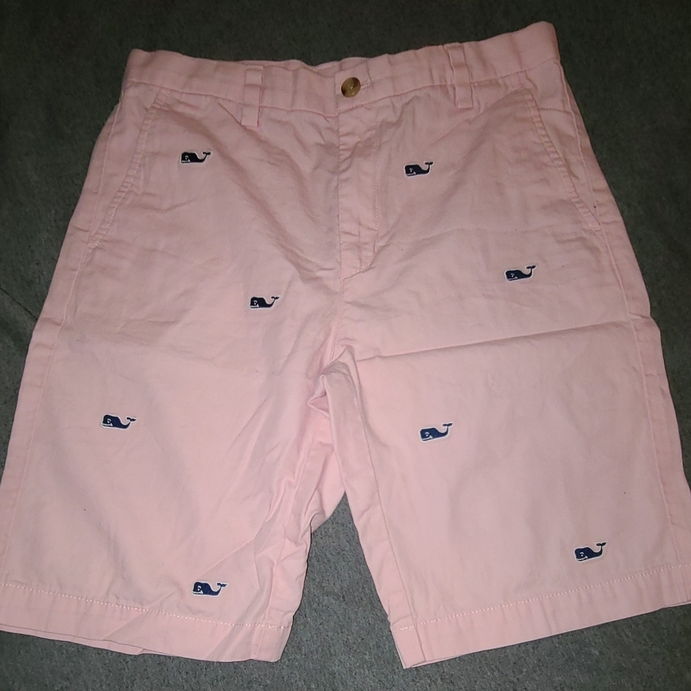 Vineyard Vines logo short